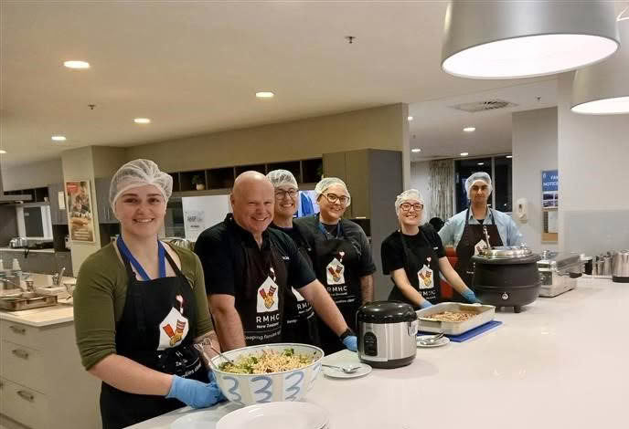 Group Volunteers Cook night